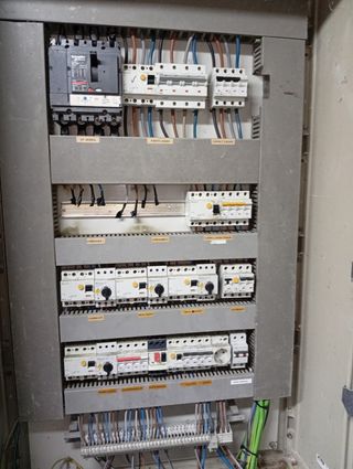 Fontanero y electricista aire acondicionado