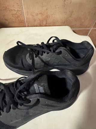 Tenis Nike negros - running