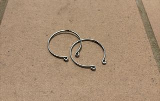 Bridas sujeccion cubre polvos