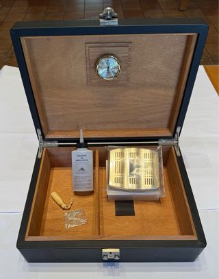 Humidor per sigari in legno di cedro 