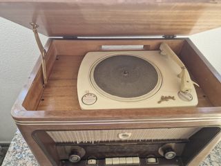 Radio tocadiscos VICA vintage