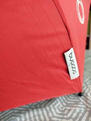 Sombrilla Bugaboo roja
