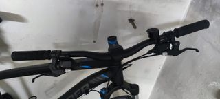 Bicicleta montaña negra