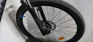 Bicicleta montaña negra