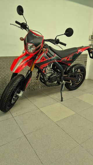 RIEJU MRT 125 SM roja