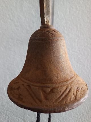 Campanella antica in ghisa