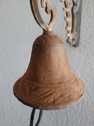 Campanella antica in ghisa