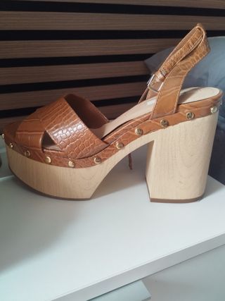 Sandalias Stradivarius marrón - nº 39