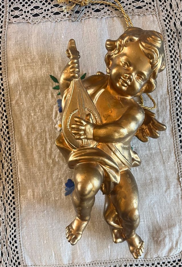 Angioletto in plastica dura dorato