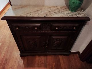 Recibidor madera tallada mármol