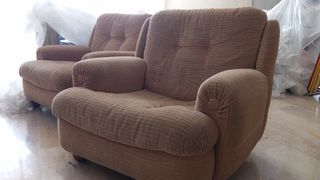 Poltrona velluto beige moderna. H 71 Larga 81