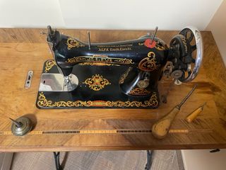 Máquina de coser ALFA años 20