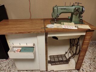 Maquina de coser antigua