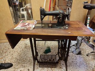 Maquina de coser antigua