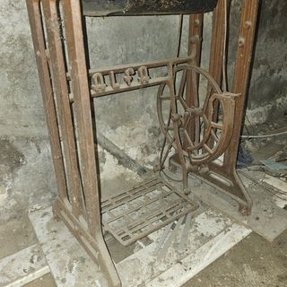 Máquina coser Alfa antigua