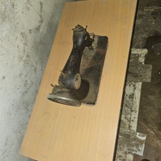 Máquina coser Alfa antigua