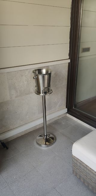 Cubitera/Champanera con soporte. NUEVA Sin usar