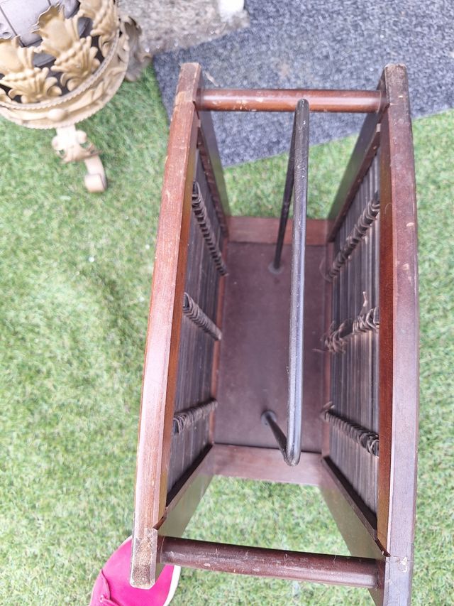 Revistero vintage in bambù e legno