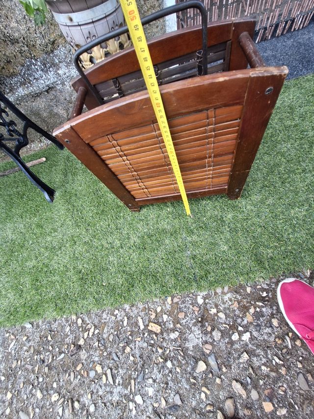 Revistero vintage in bambù e legno