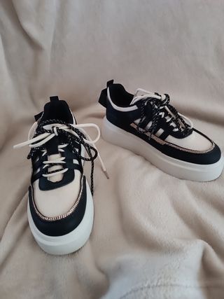 Sneakers donna bianche e nere
Colore
Nero
Esterno
