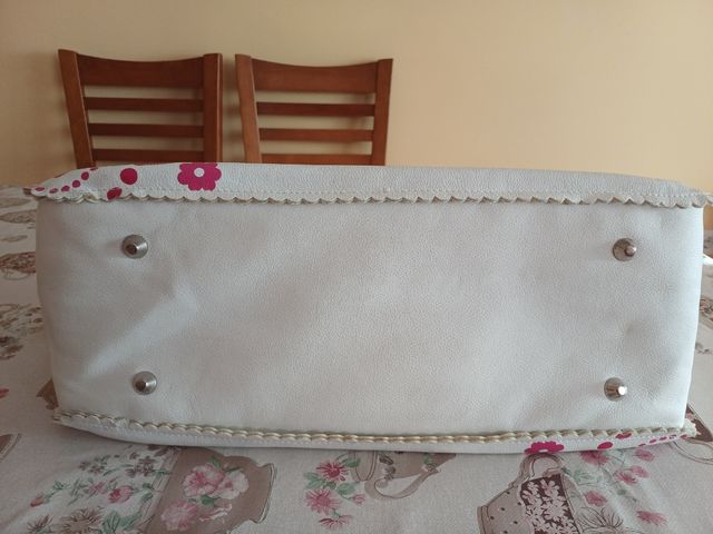 Bolso bebé Tuc Tuc, prácticamente sin uso.