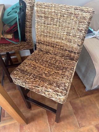 Mesa comedor + 4 sillas ratán