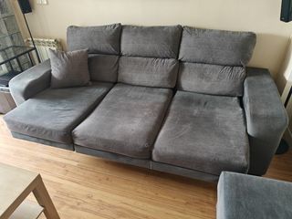 Sofá 3 plazas gris + reposapiés