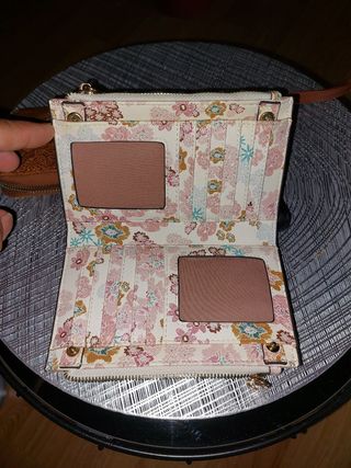 Monederos Guess & Pull&Bear