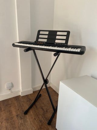 Casio Casiotone CT-S100: Teclado, cable y peana