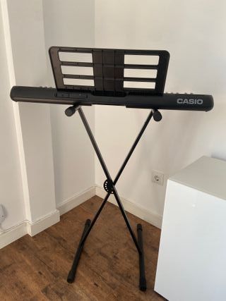 Casio Casiotone CT-S100: Teclado, cable y peana