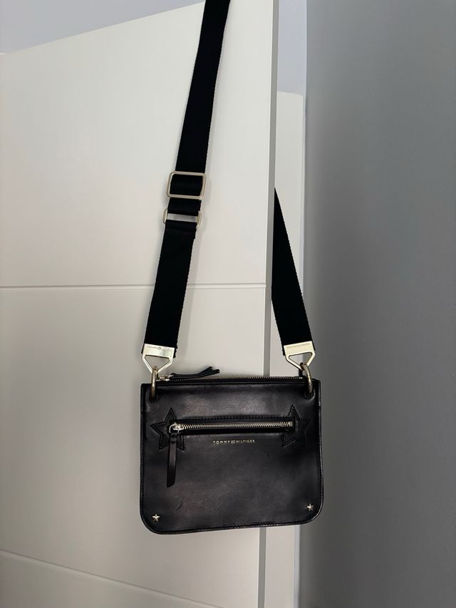 Bolso negro Tommy Hilfiger