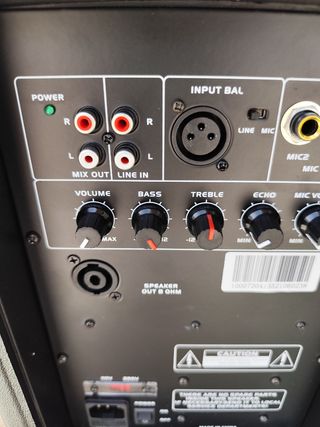 Altavoz Altavox 12" 300W Muy completo Entradas 3 a