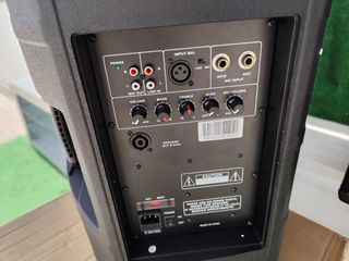 Altavoz Altavox 12" 300W Muy completo Entradas 3 a