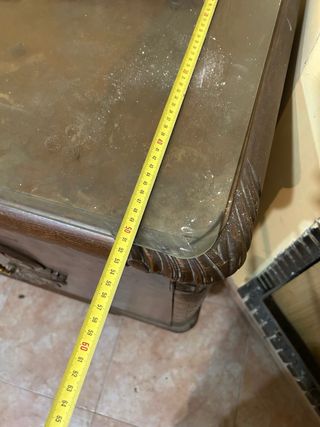 Aparadores  antiguo de madera y mesa