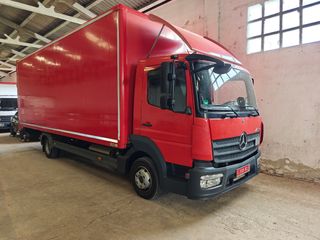 Mercedes Atego 818 camión caja