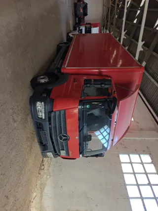 Mercedes Atego 818 camión caja