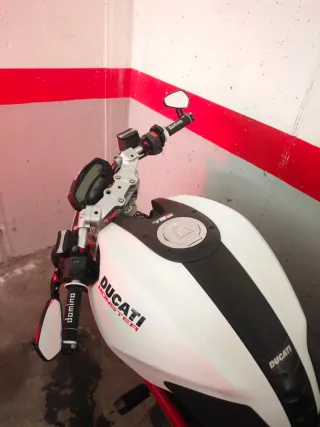 Ducati Monster 796/696