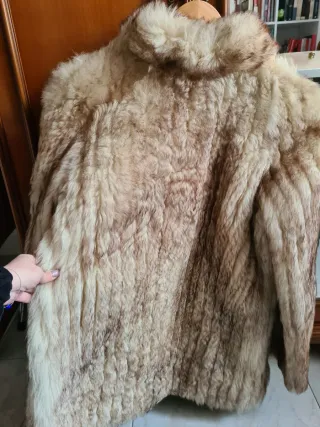 Abrigo pelo sintético beige-marrón