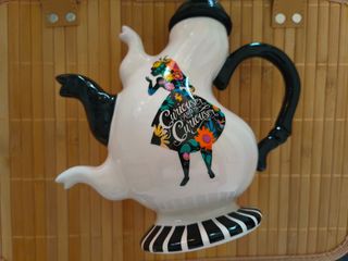 Tetera Alicia País Maravillas