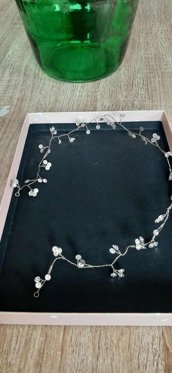 Tiara Pina lentejuelas plata