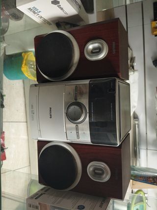 Minicadena Philips - Radio CD. Para reparar