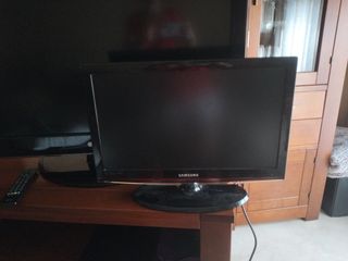 TV Samsung 22`` negra