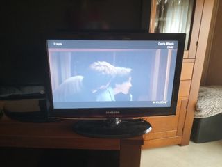 TV Samsung 22`` negra