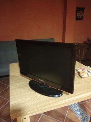 TV Samsung 22`` negra