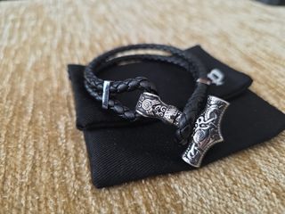 Pulsera cuero Mjolnir