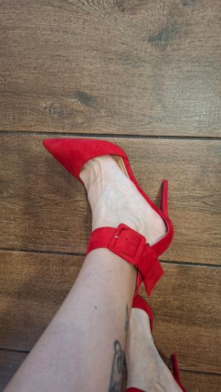 Zapatos rojos tacón medio