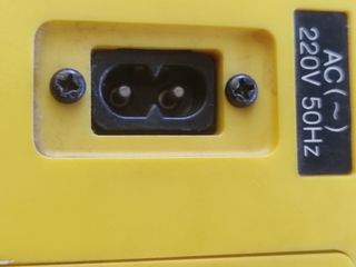 Radio vintage Renault Ranger-1 gialla