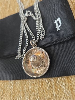 Collar con dije sombrero plata