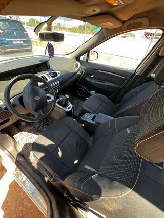Renault Grand Scenic 2010