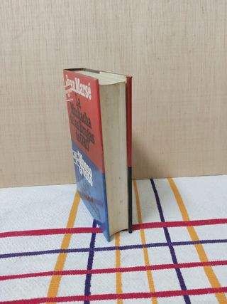 La muchacha de las bragas de oro / Los invitados